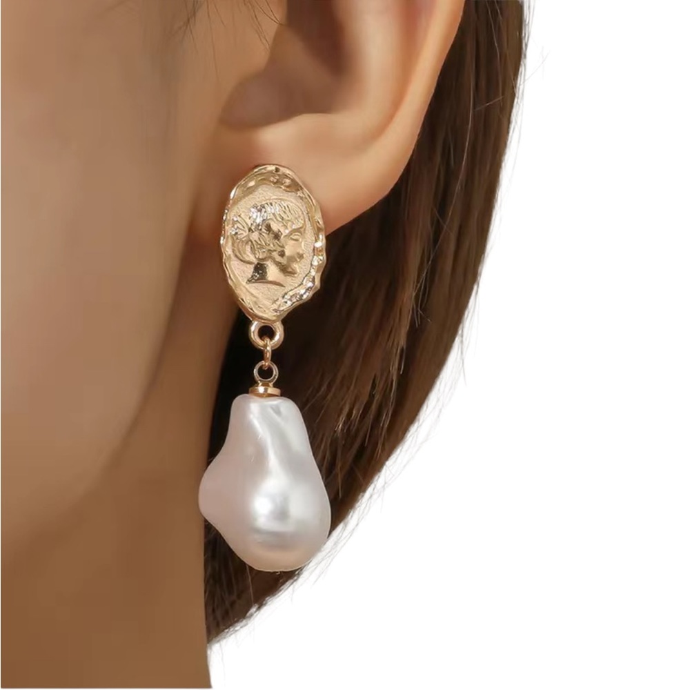 Gold and Pearl Lightweight Drop Earrings
